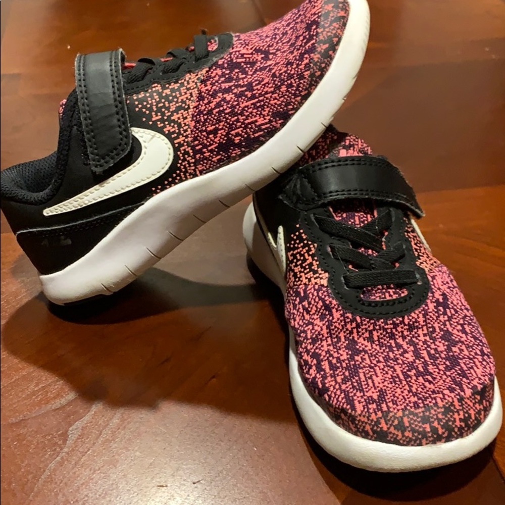 Nike girls athletic shoes